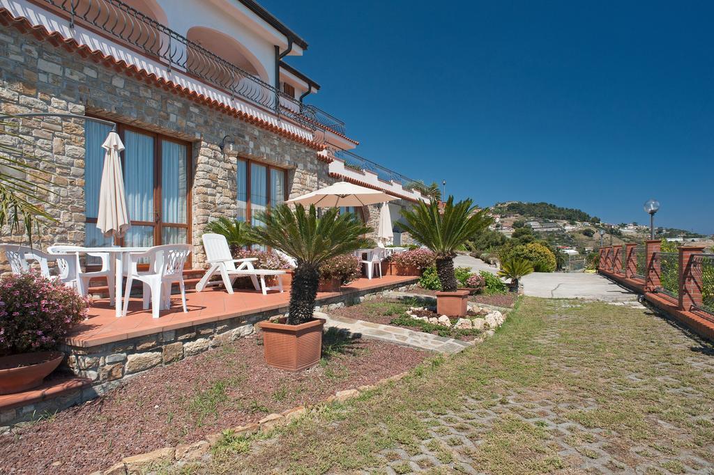 Le Terrazze Appartamenti Vacanze Сан Ремо Екстериор снимка
