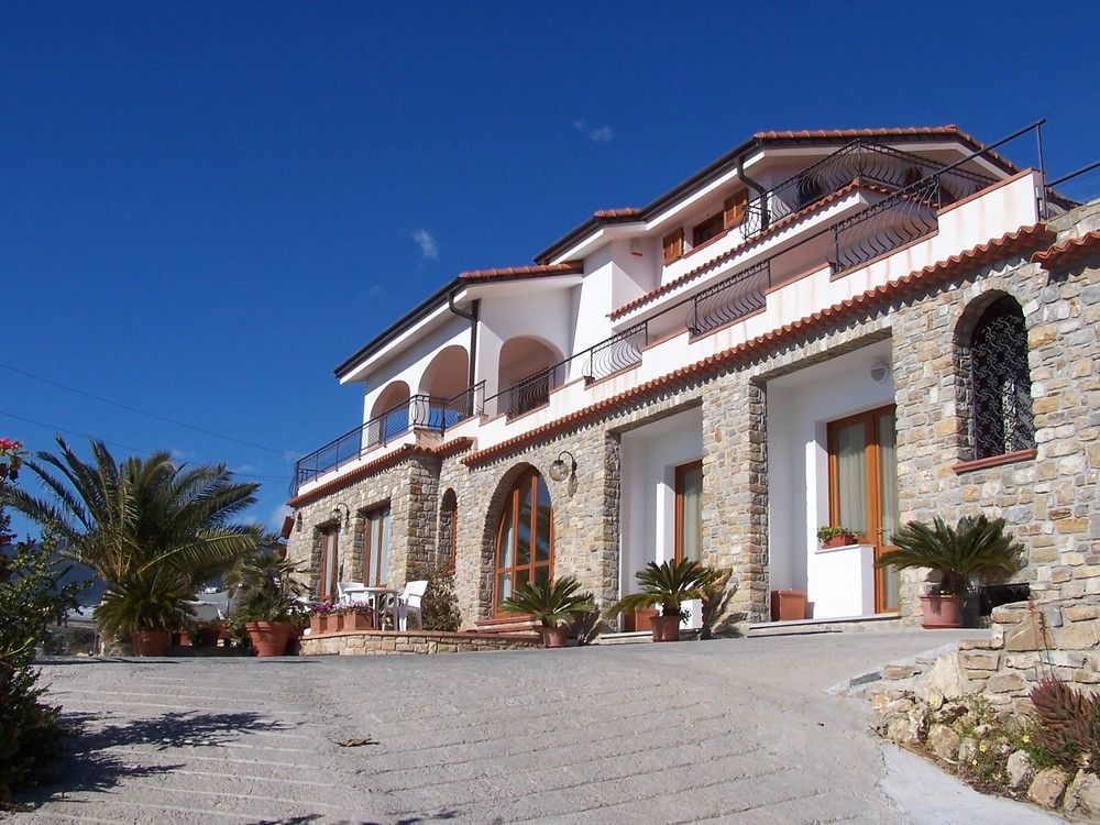 Le Terrazze Appartamenti Vacanze Сан Ремо Екстериор снимка
