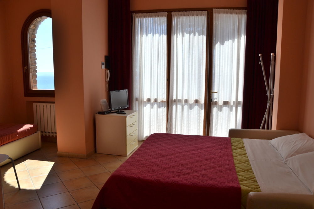 Le Terrazze Appartamenti Vacanze Сан Ремо Екстериор снимка