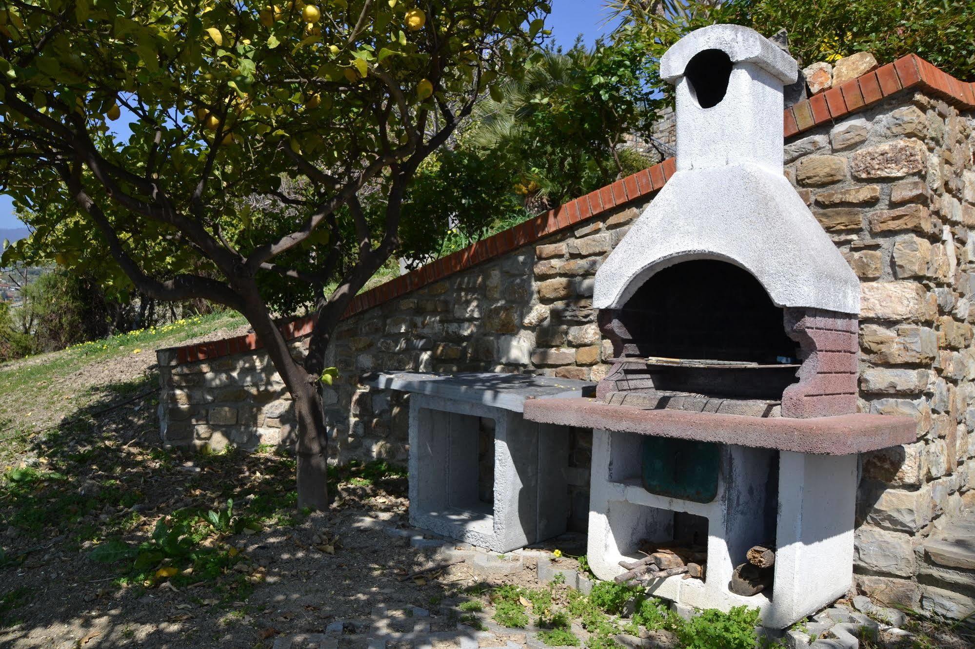 Le Terrazze Appartamenti Vacanze Сан Ремо Екстериор снимка