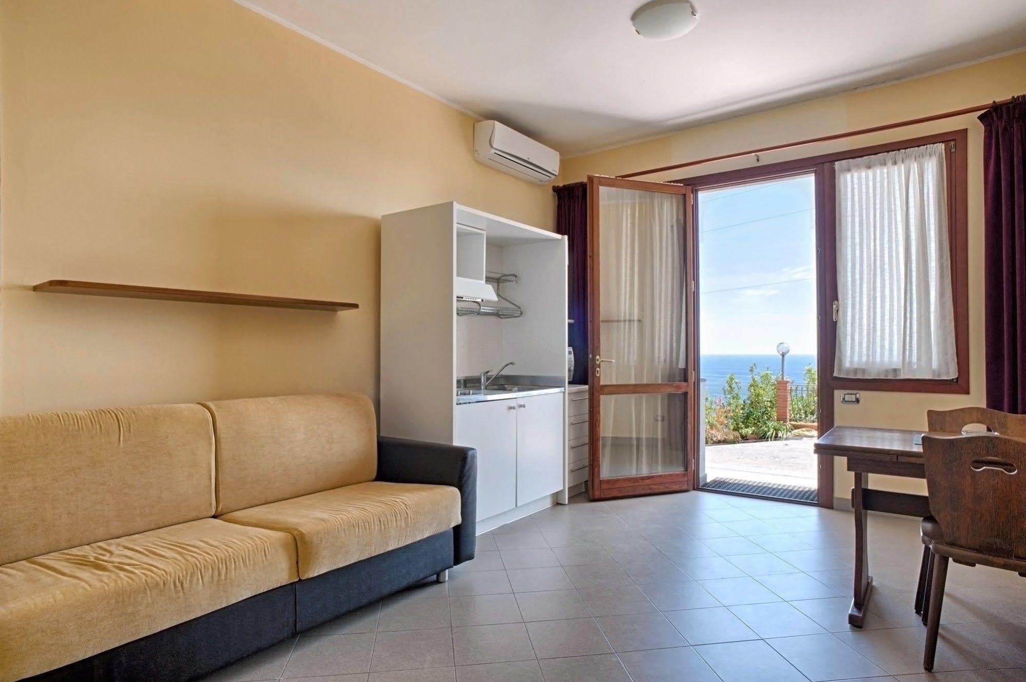 Le Terrazze Appartamenti Vacanze Сан Ремо Екстериор снимка